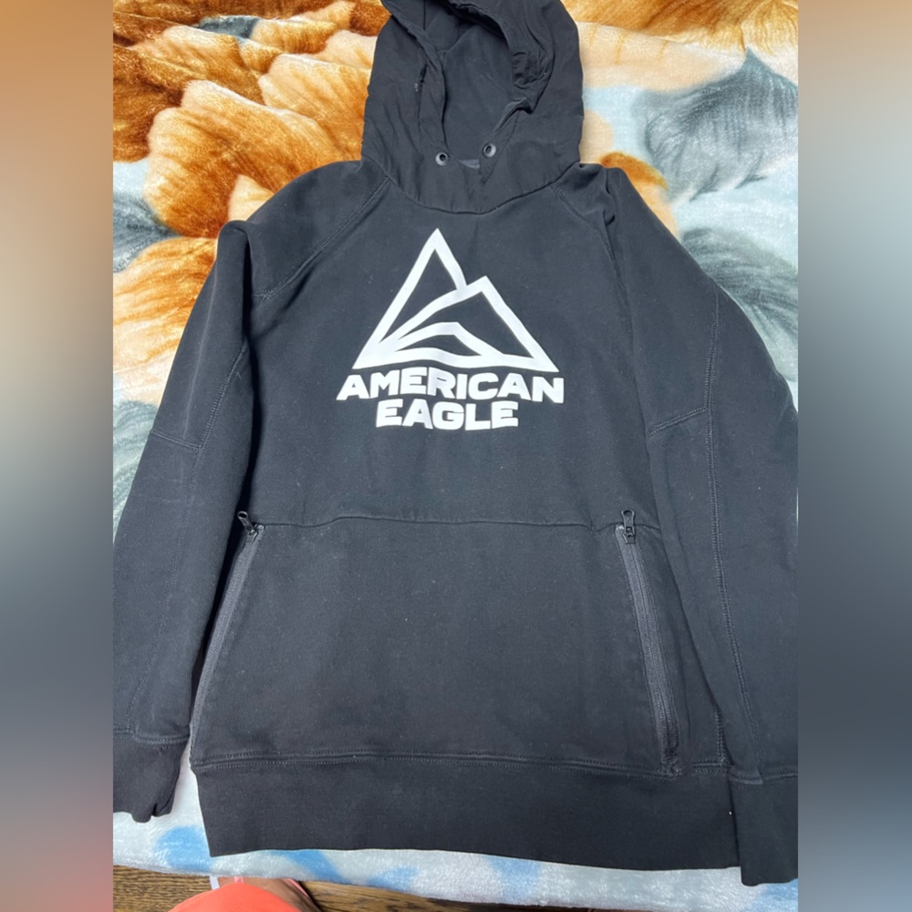 American Eagle Sweatshirt + FREE sweatshirt
